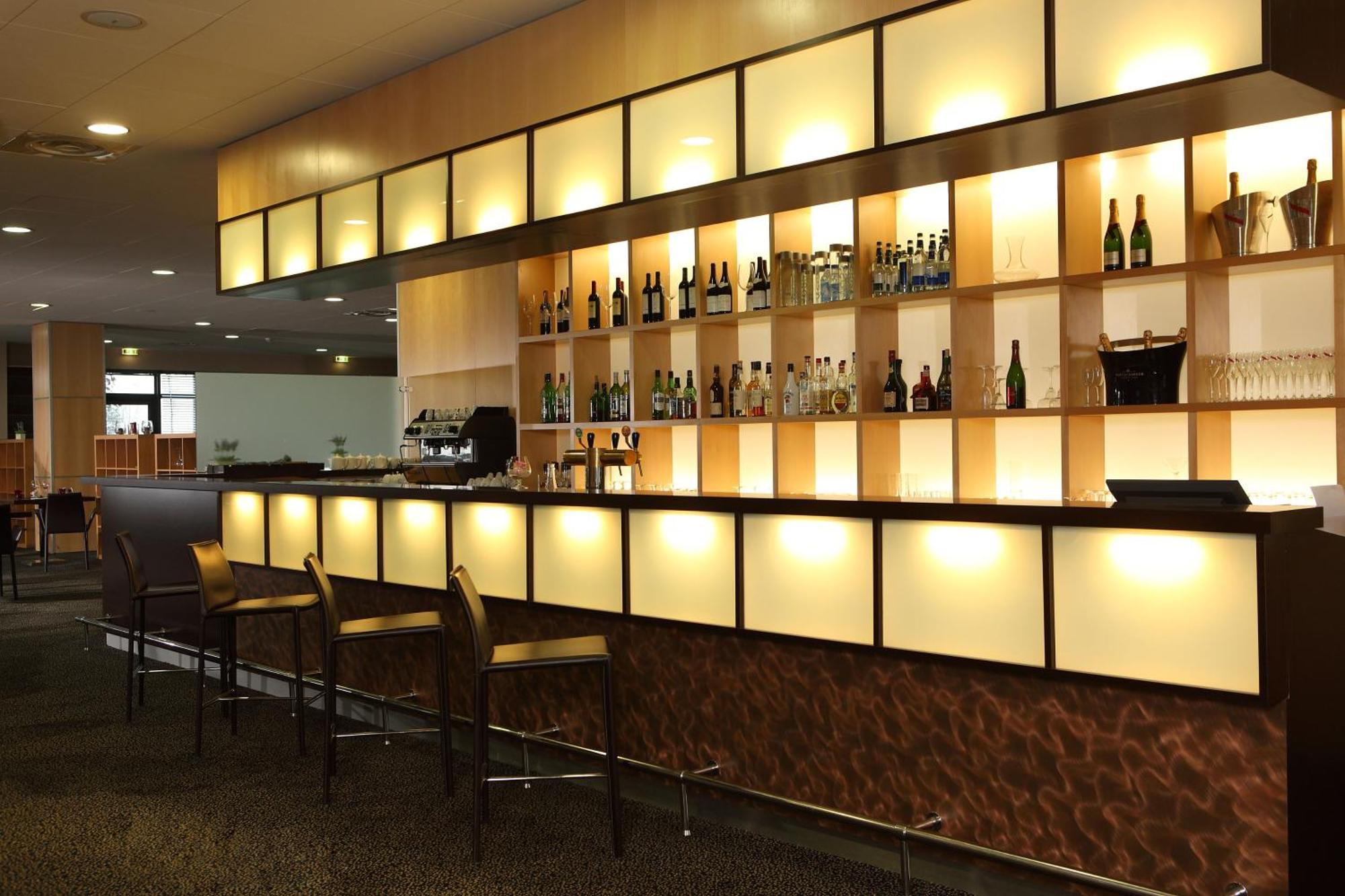 Residhome Suites Paris Senart Lieusaint  Restaurant photo